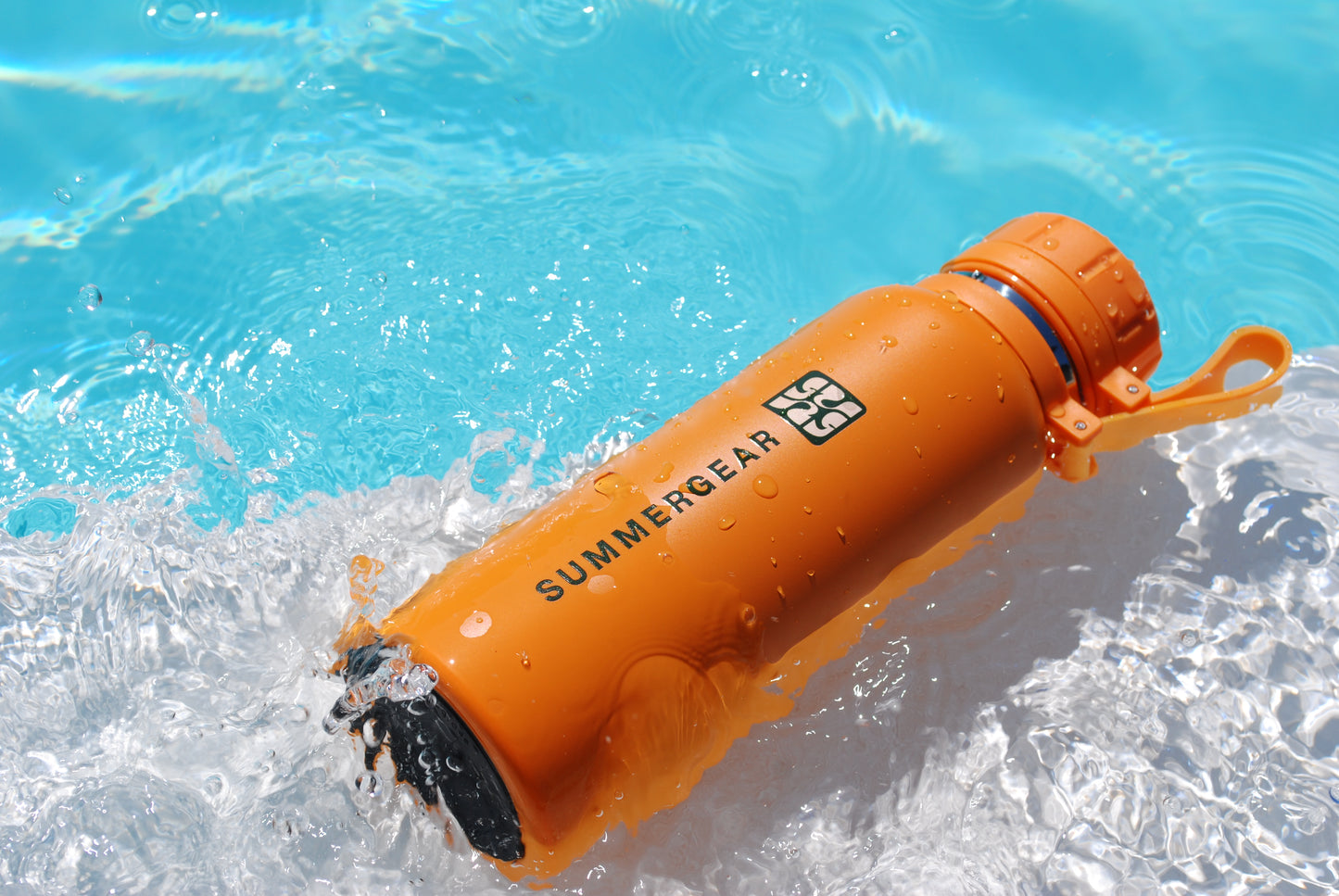 RVS drinkfles 650 ml oranje dubbelwandig in water voor koud drinken