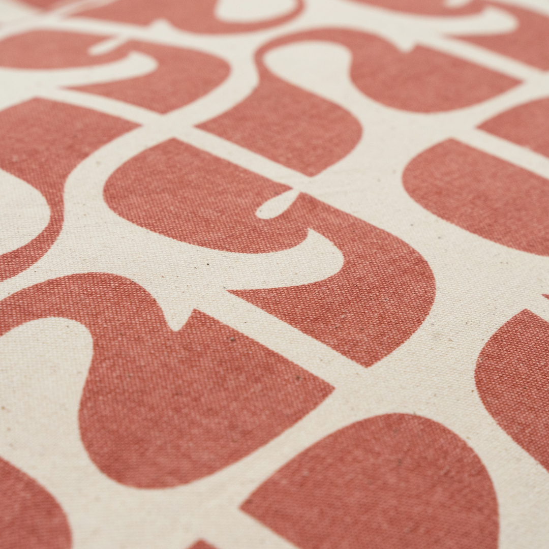 Grote strandtas Amora XL van canvas in de kleur naturel en roze close up van de stof