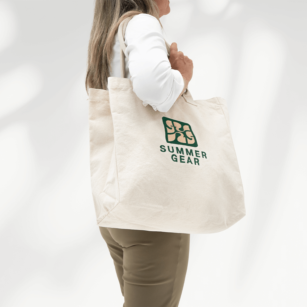 Everyday Shopper shopper crème voor dames met ruim formaat in gebruik