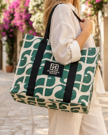 Blooming Tote Bag van SummerGear in groen en naturel, gedragen over de schouder