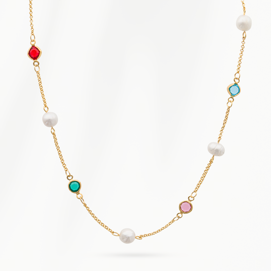 Color Pop parelketting van SummerGear met echte witte parels, kleurrijke glazen steentjes en een fijne goudvergulde ketting.