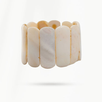 Parelmoer armband Cove Ivory van echt parelmoer met afgeronde parelmoer delen
