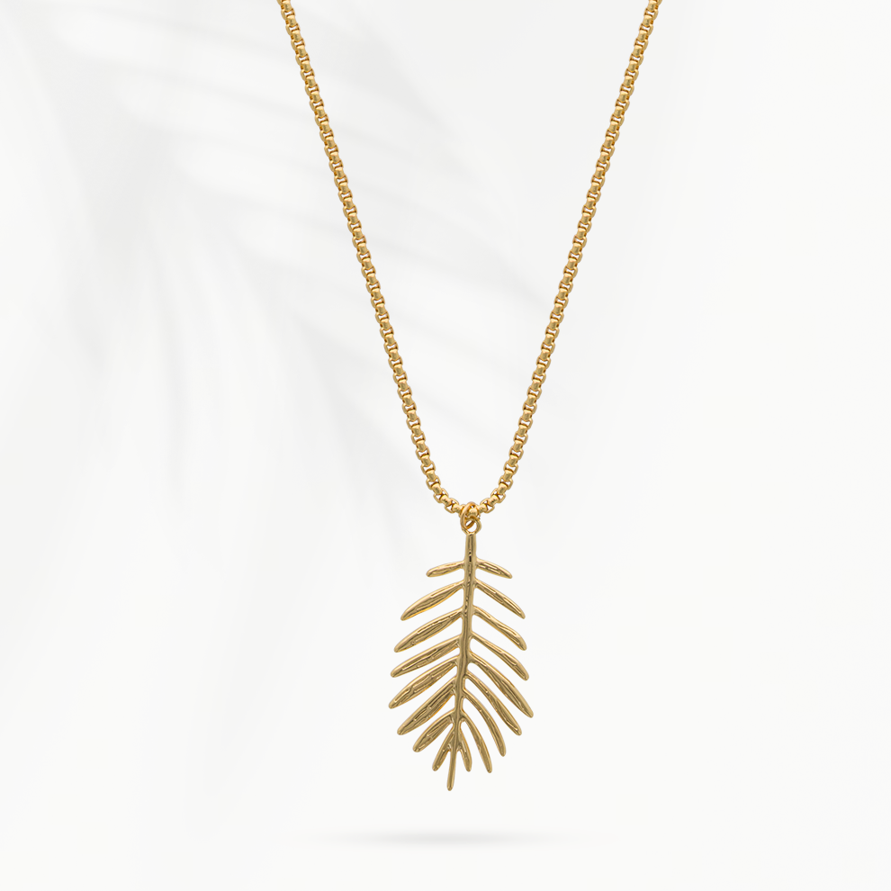Solena Palm Leaf dames ketting met 18k vergulde palmblad hanger volledig met witte achtergrond