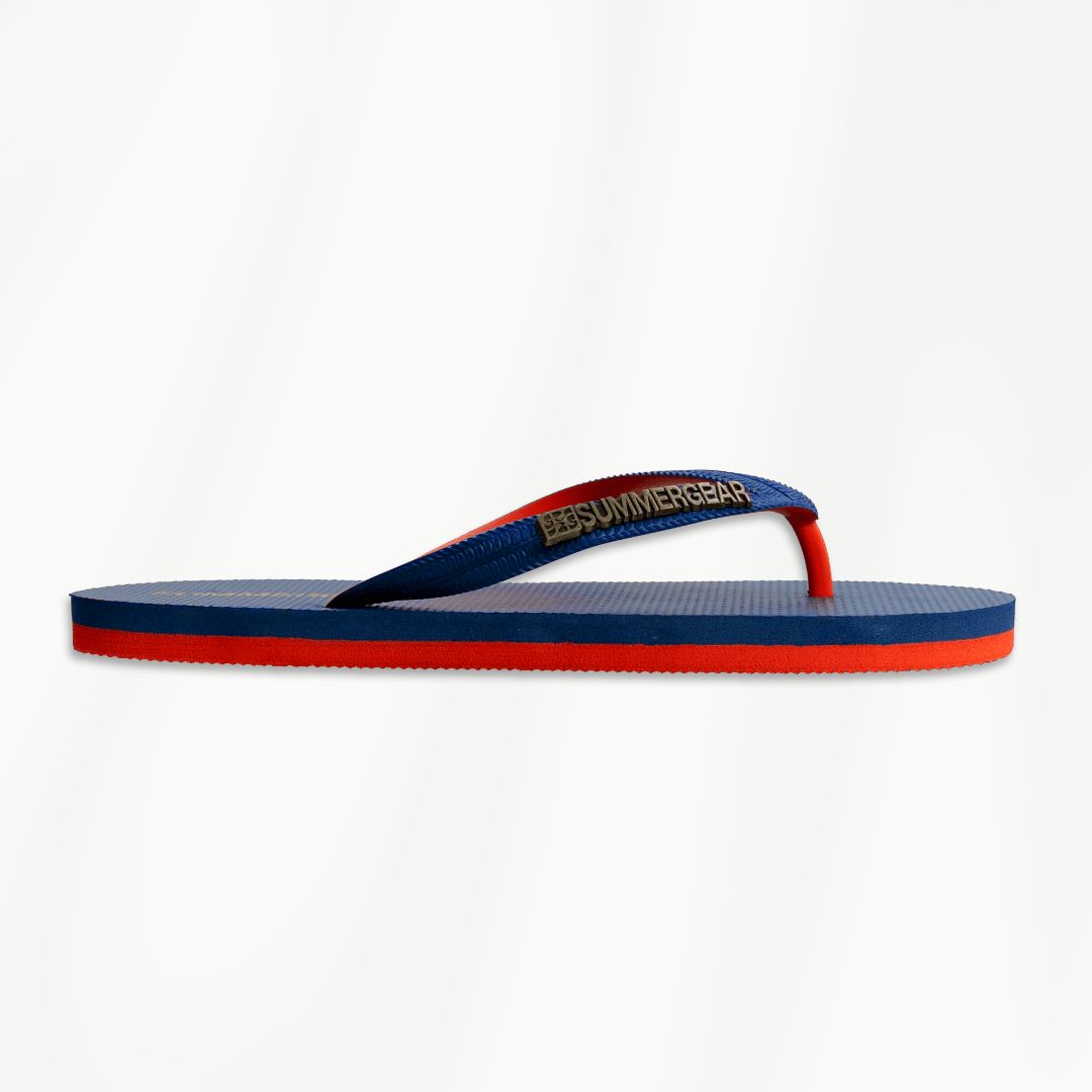 Blauwrode regular slippers van gerecycled rubber van SummerGear zijaanzicht