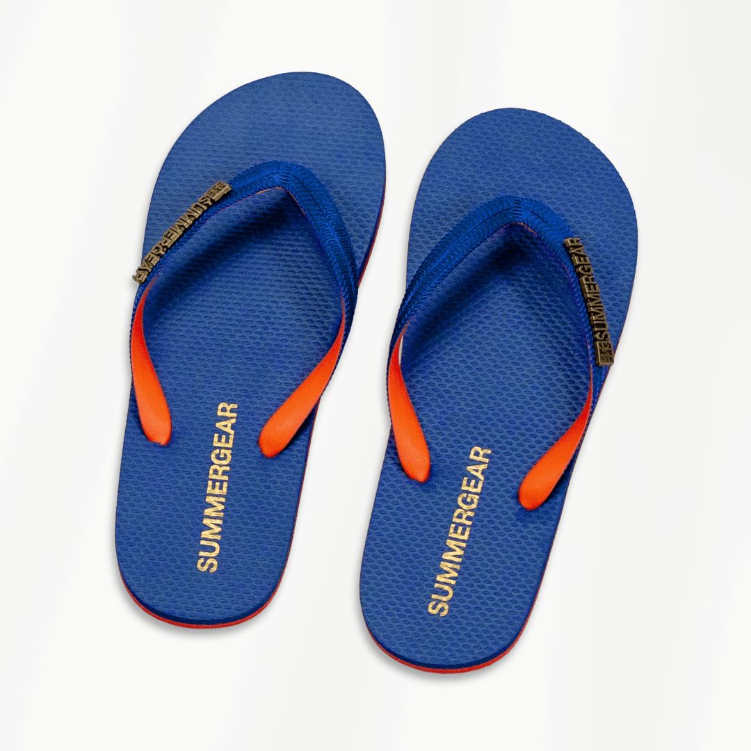 Blauwrode regular slippers van gerecycled rubber van SummerGear van bovenaf